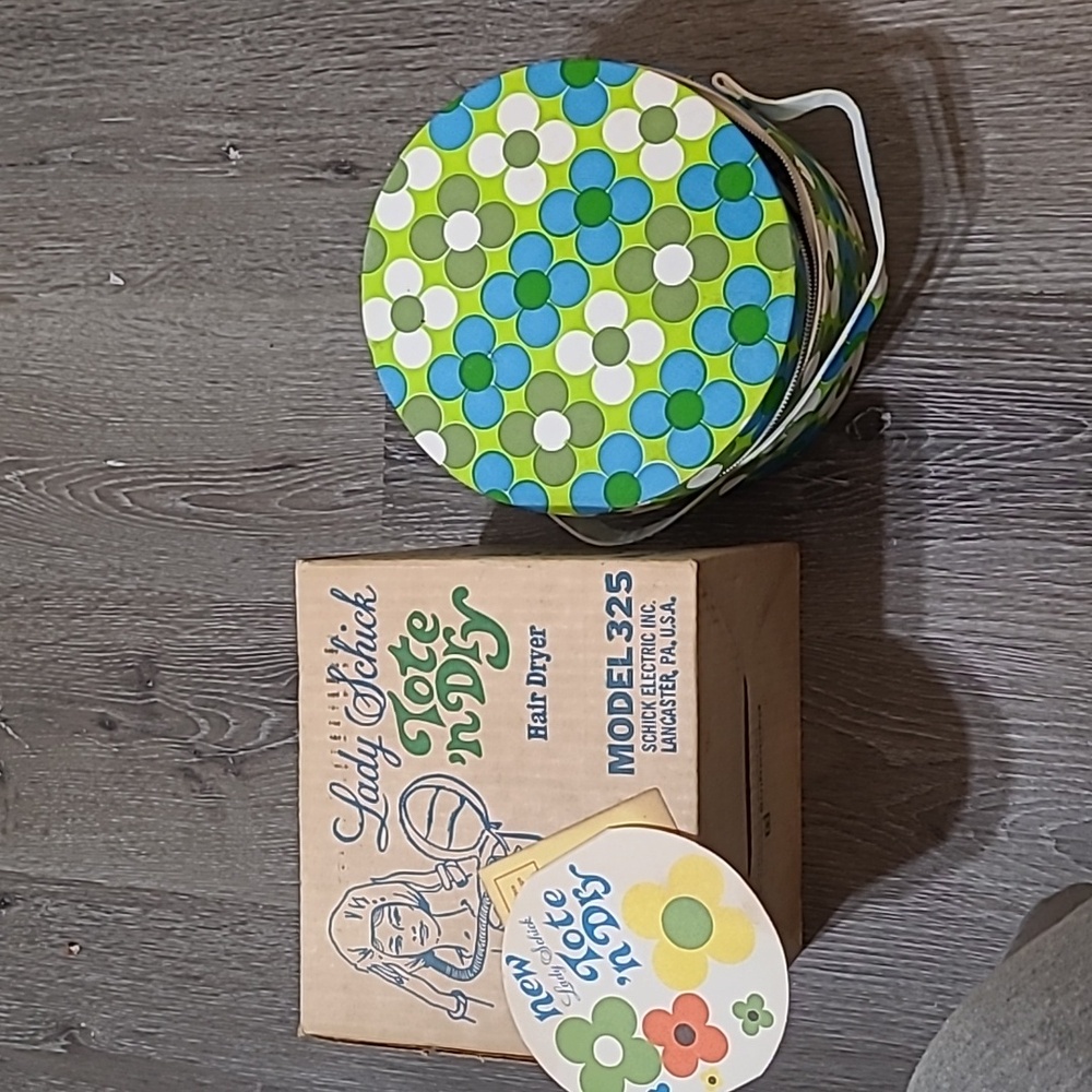 Vintage 1970's Lady Schick Tote 'n Dry Hair Dryer with Floral Case Still Works